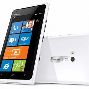 诺基亚Windows Phone 8智能手机有望年底发布